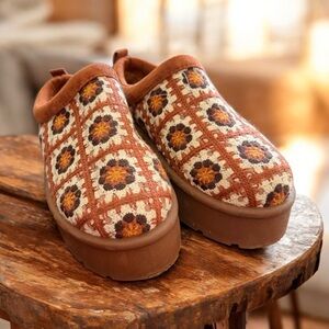 BAMBOO Crochet Pattern Mules - Brown and Cream 11